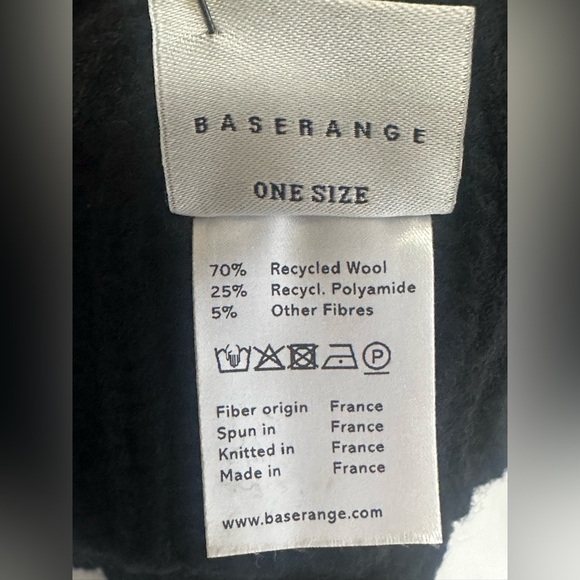 New Baserange One Size Black Toque - Picture 3 of 3